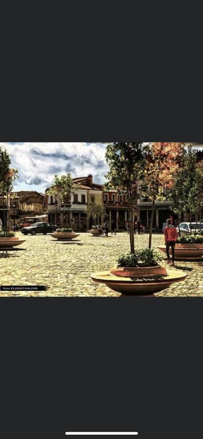 Tradicional Bazaar Home Korce Buitenkant foto