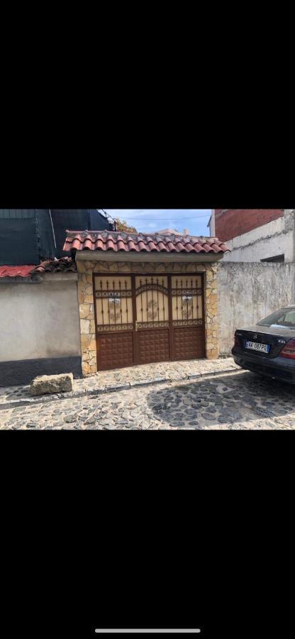 Tradicional Bazaar Home Korce Buitenkant foto