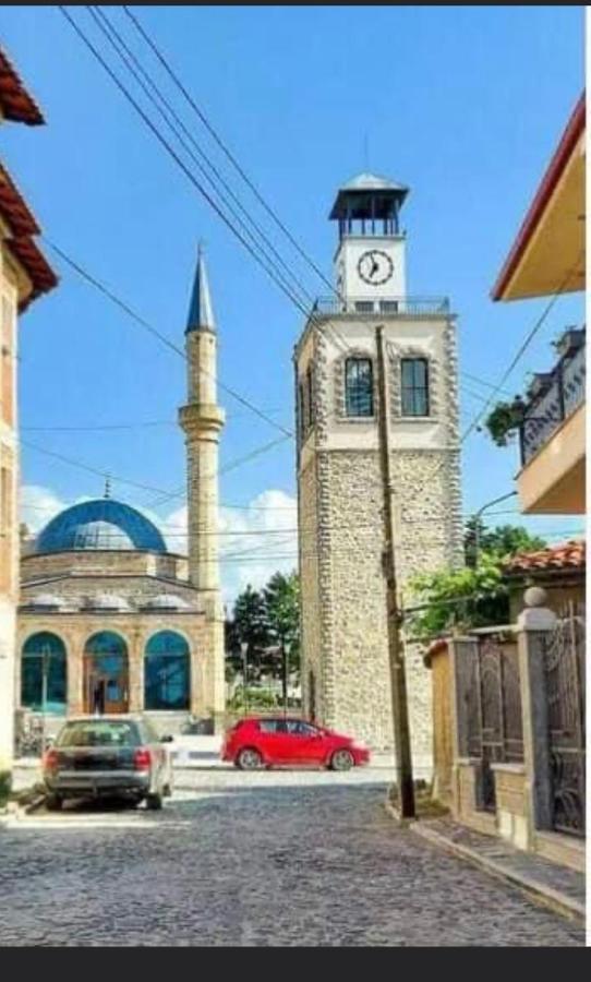 Tradicional Bazaar Home Korce Buitenkant foto